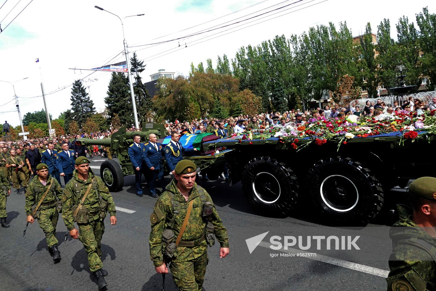 Bidding last respects to Donetsk People's Republic Head Alexander Zakharchenko