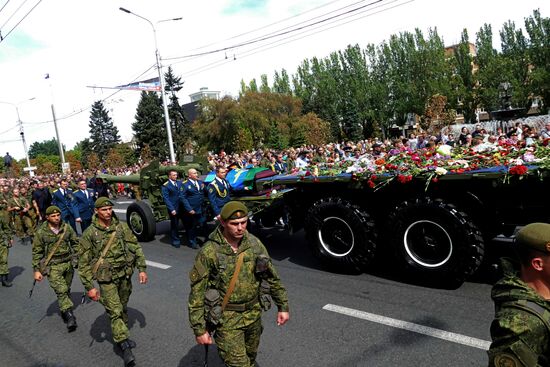 Bidding last respects to Donetsk People's Republic Head Alexander Zakharchenko