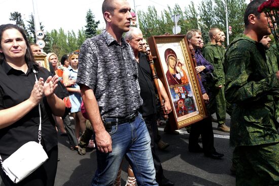 Bidding last respects to Donetsk People's Republic Head Alexander Zakharchenko