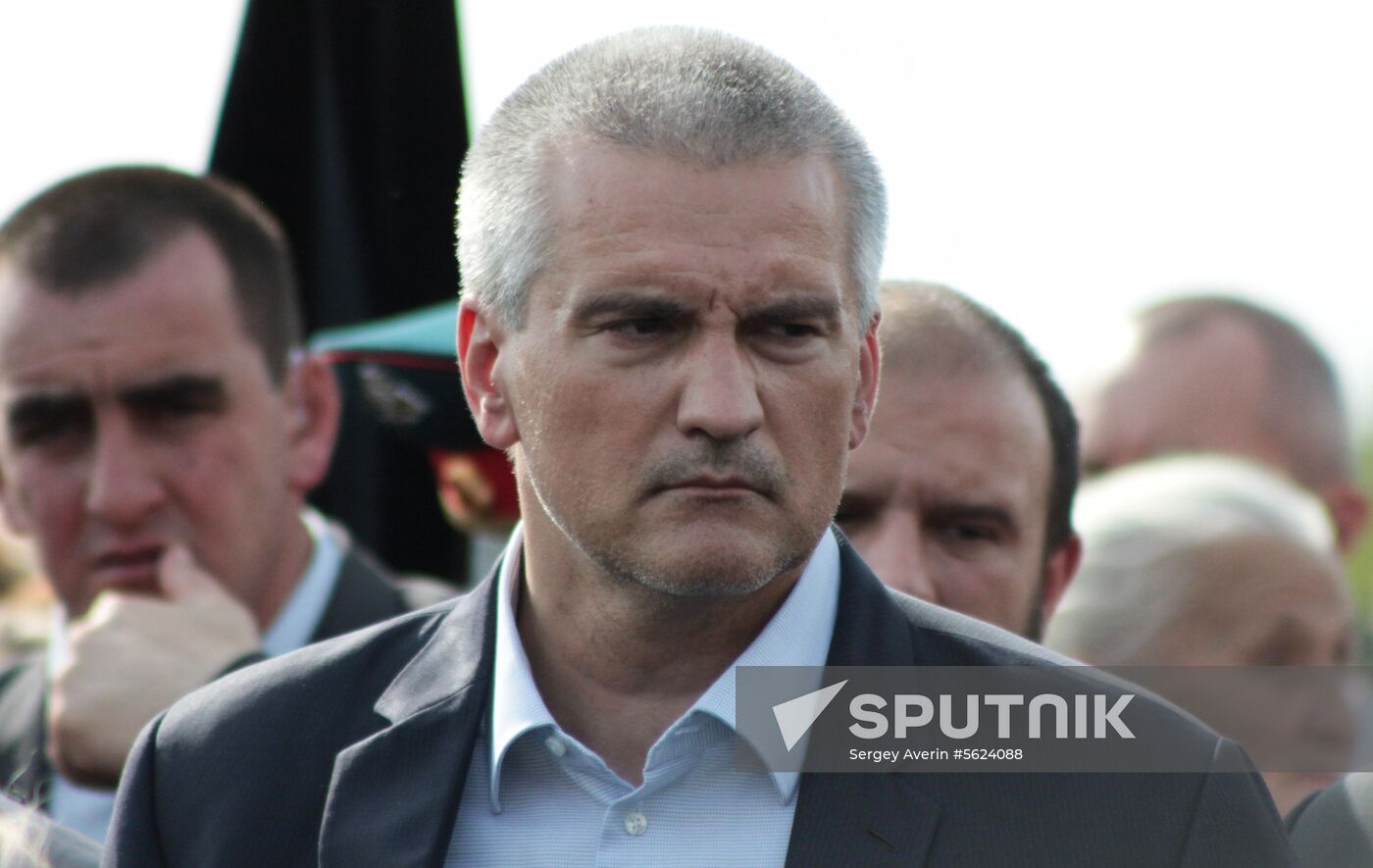 Bidding last respects to Donetsk People's Republic Head Alexander Zakharchenko