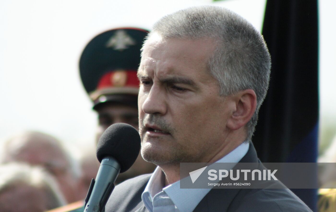 Bidding last respects to Donetsk People's Republic Head Alexander Zakharchenko
