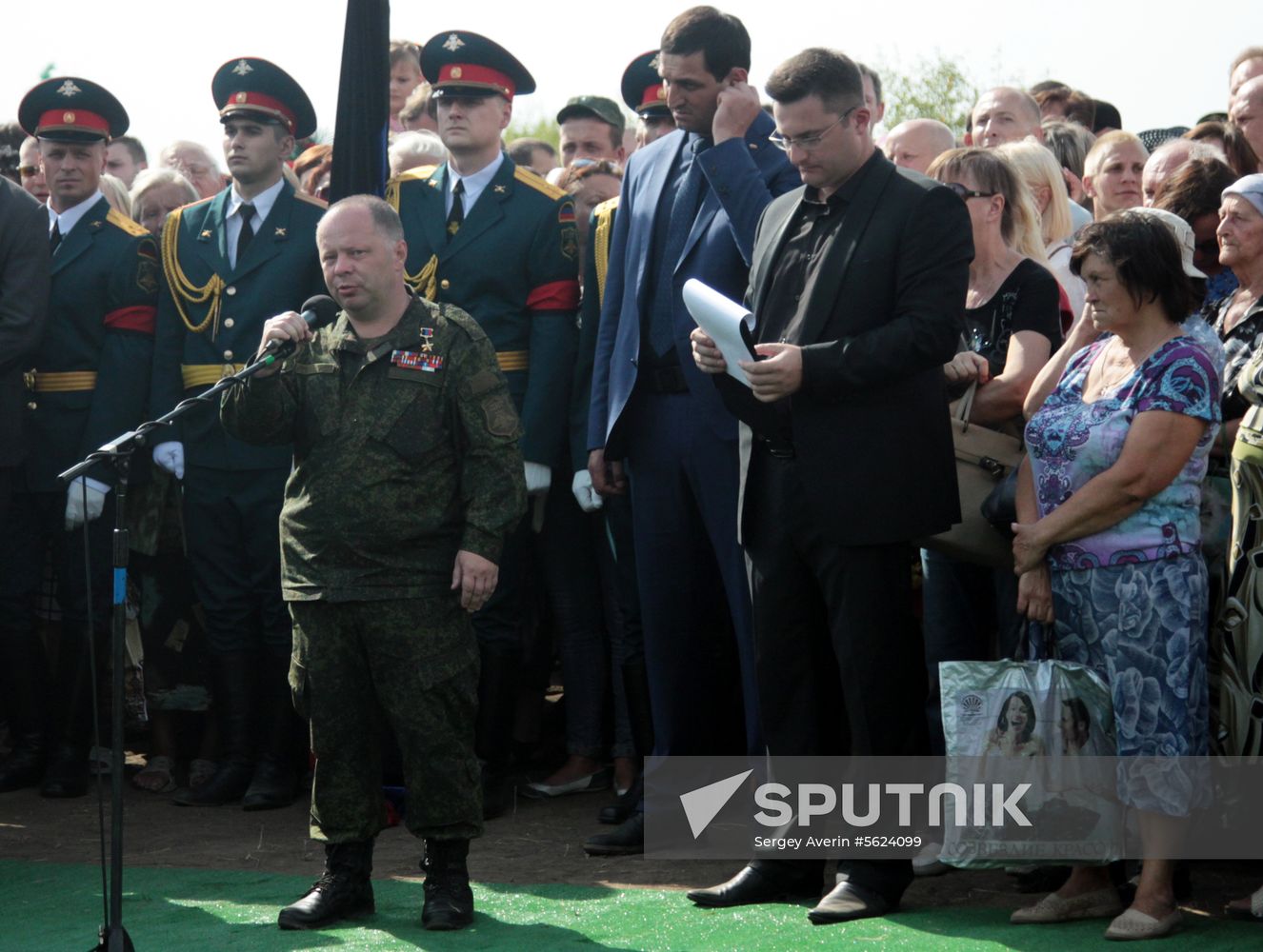 Bidding last respects to Donetsk People's Republic Head Alexander Zakharchenko
