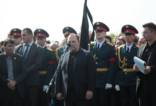 Bidding last respects to Donetsk People's Republic Head Alexander Zakharchenko