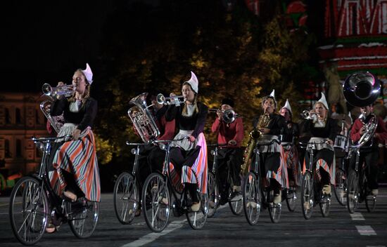 2018 Spasskaya Tower Military Music Festival closing ceremony