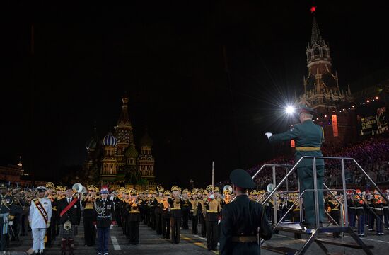 2018 Spasskaya Tower Military Music Festival closing ceremony