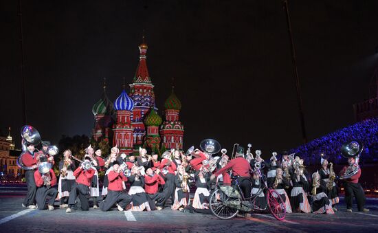 2018 Spasskaya Tower Military Music Festival closing ceremony