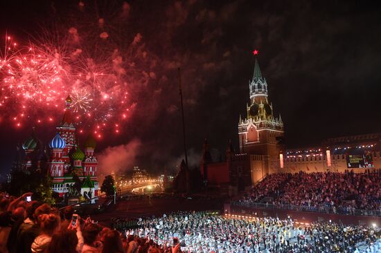 2018 Spasskaya Tower Military Music Festival closing ceremony