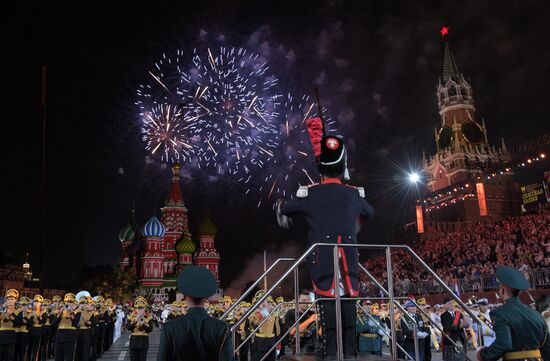 2018 Spasskaya Tower Military Music Festival closing ceremony
