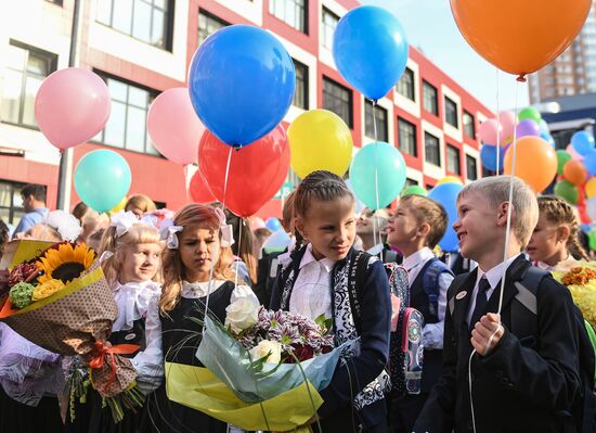 New school year starts in Russia