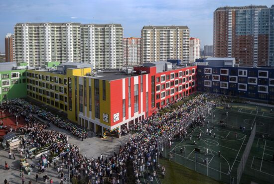 New school year starts in Russia