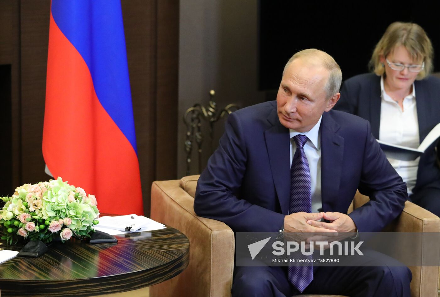 Russian President Vladimir Putin meets with General Secretary of Communist Party of Vietnam Nguyen Phu Trọng