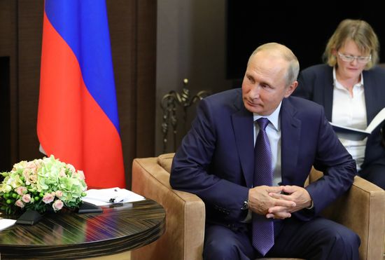 Russian President Vladimir Putin meets with General Secretary of Communist Party of Vietnam Nguyen Phu Trọng