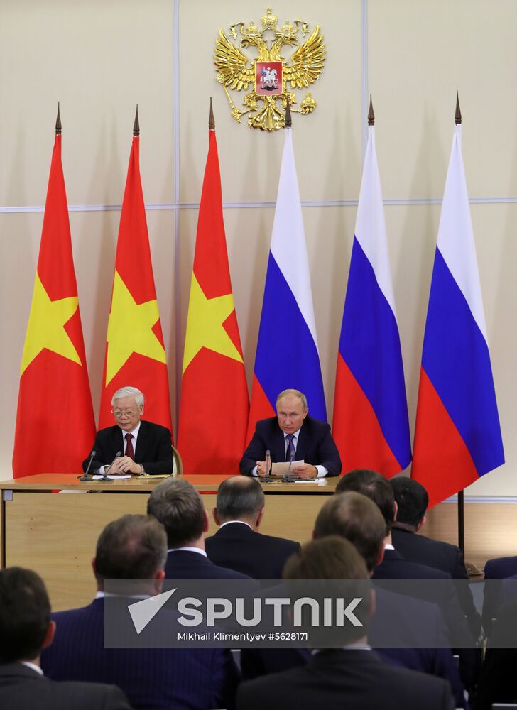 Russian President Vladimir Putin meets with General Secretary of Communist Party of Vietnam Nguyen Phu Trọng