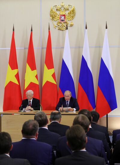 Russian President Vladimir Putin meets with General Secretary of Communist Party of Vietnam Nguyen Phu Trọng
