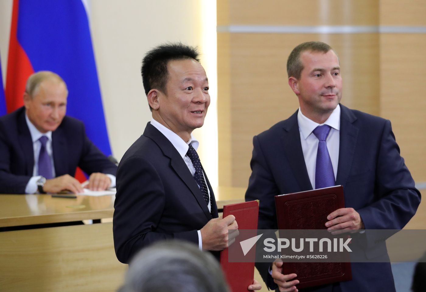 Russian President Vladimir Putin meets with General Secretary of Communist Party of Vietnam Nguyen Phu Trọng
