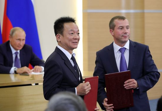 Russian President Vladimir Putin meets with General Secretary of Communist Party of Vietnam Nguyen Phu Trọng