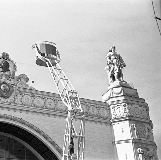 Two-section articulated platform SH2SV-14