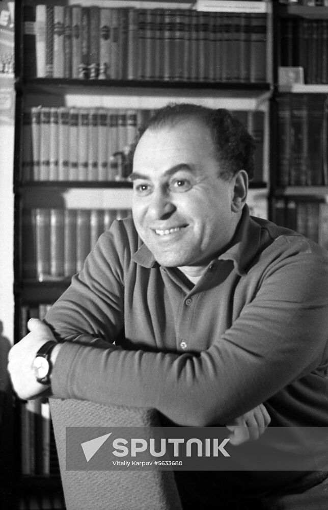 Soviet writer Anatoly Markusha