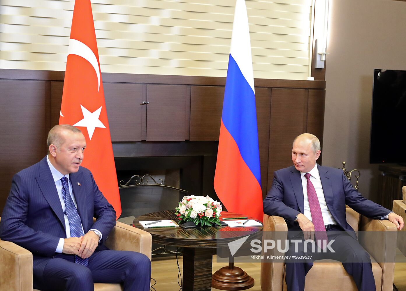 Vladimir Putin meets with Turkish President Recep Erdogan