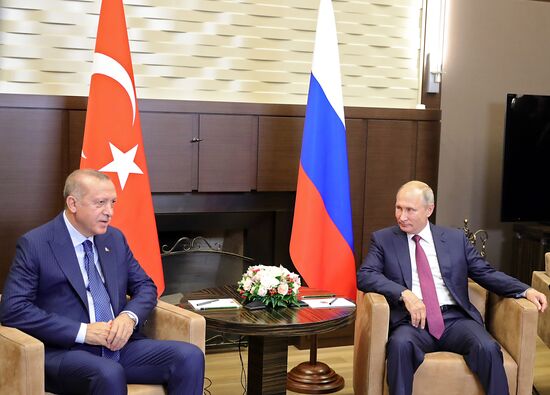 Vladimir Putin meets with Turkish President Recep Erdogan