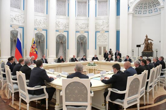 President Putin meets with newly elected heads of Russian consituent entities