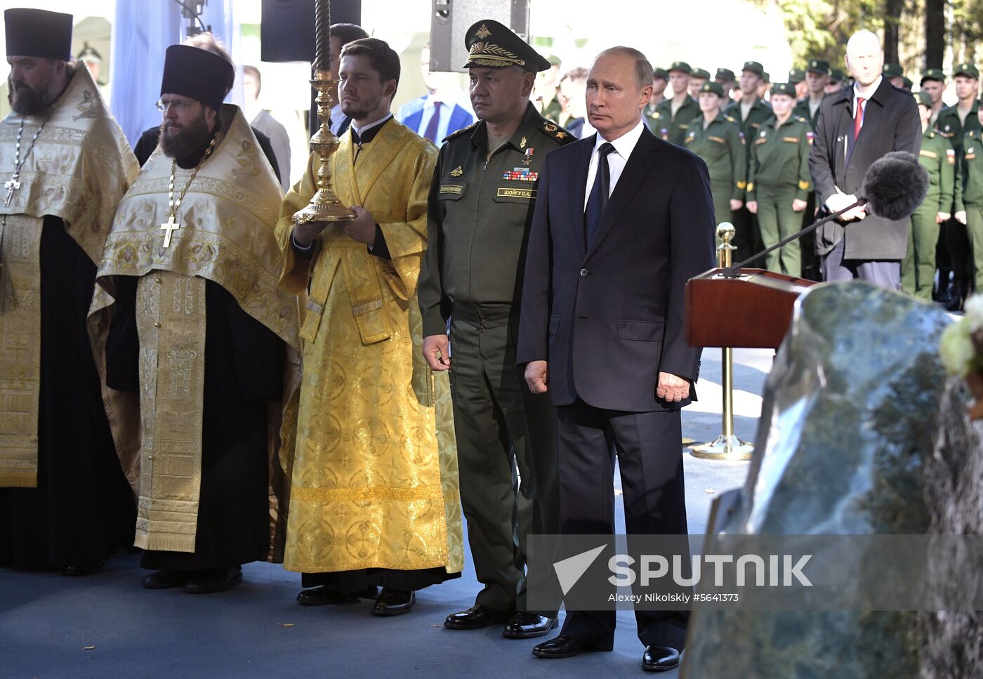 President Vladimir Putin visits Patriot park