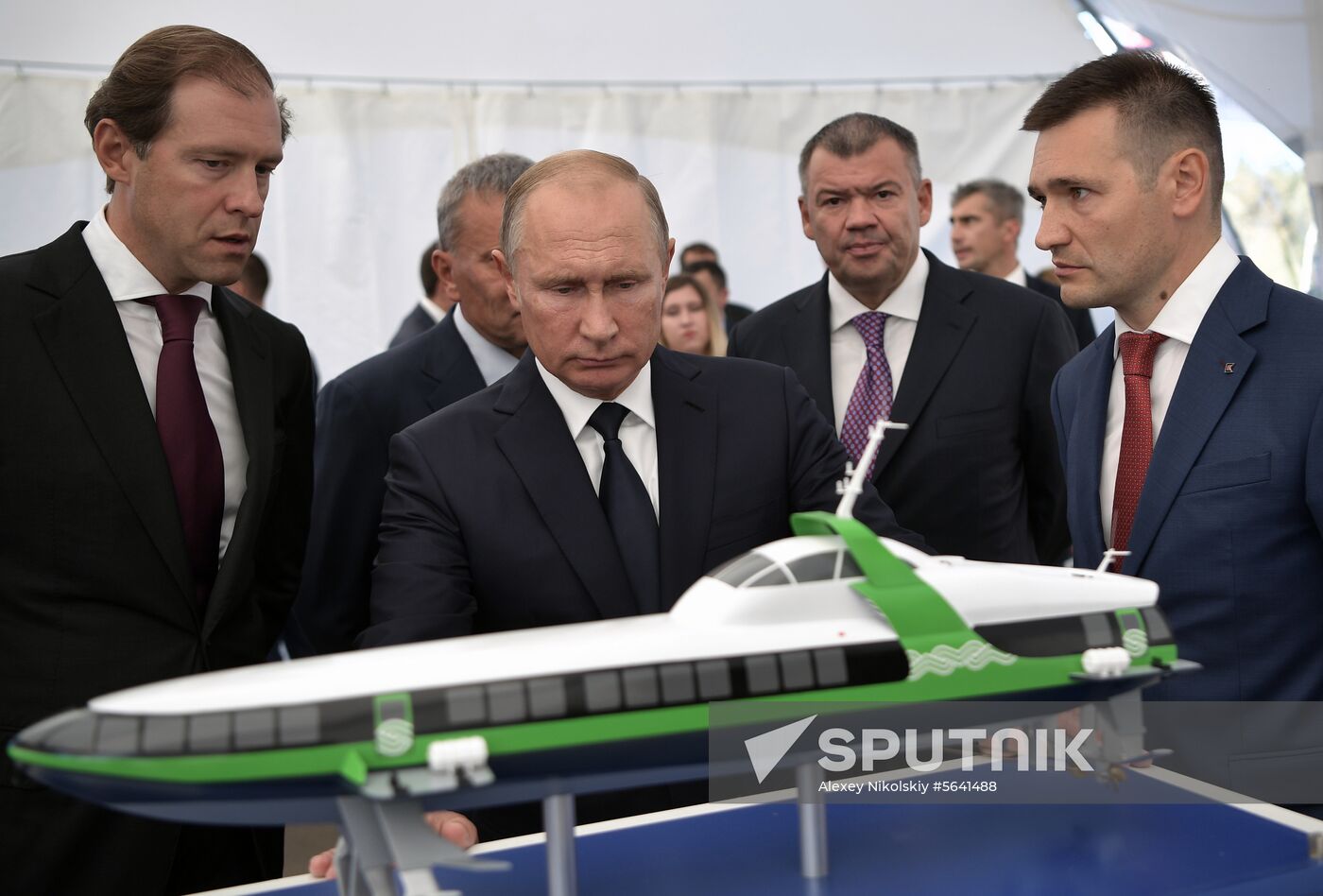 President Vladimir Putin visits Patriot park