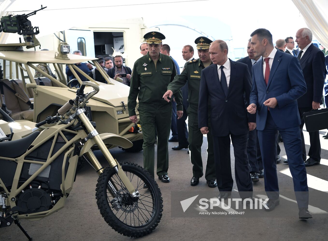 President Vladimir Putin visits Patriot park