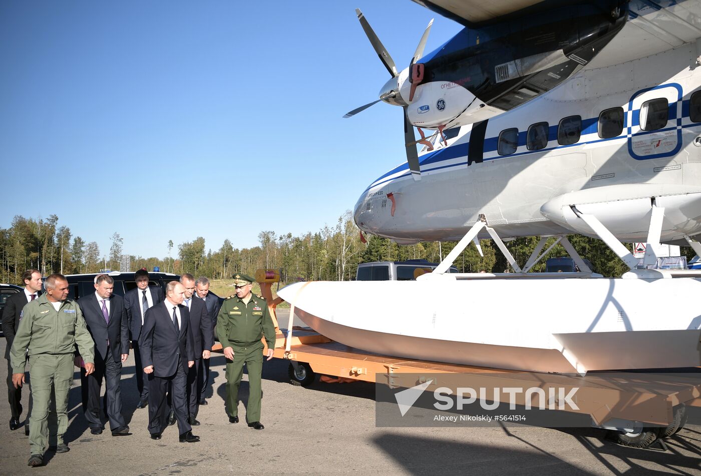 President Vladimir Putin visits Patriot park