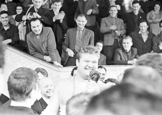 Weightlifter in heavyweight class Leonid Zhabotinsky