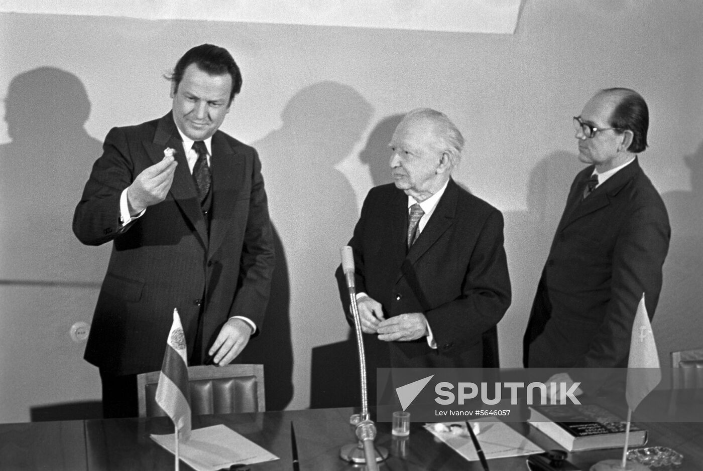 Vice President of Academy of Sciences of USSR Alexander Vinogradov and Ambassador of Bulgaria Dimiter Zhulev