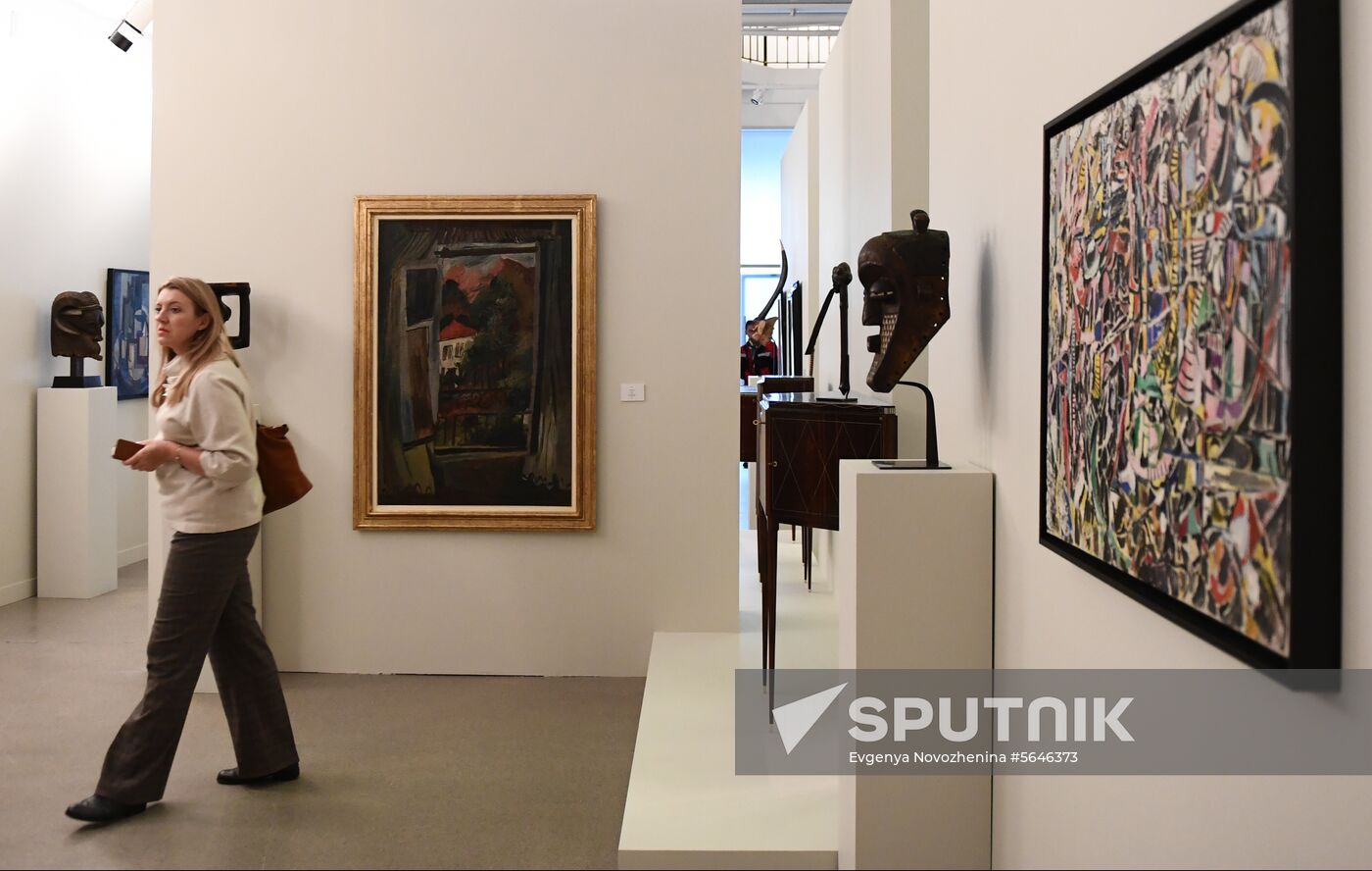 Russia Art Salon