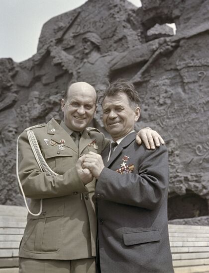 Brothers-in-arms on Mamayev Hill