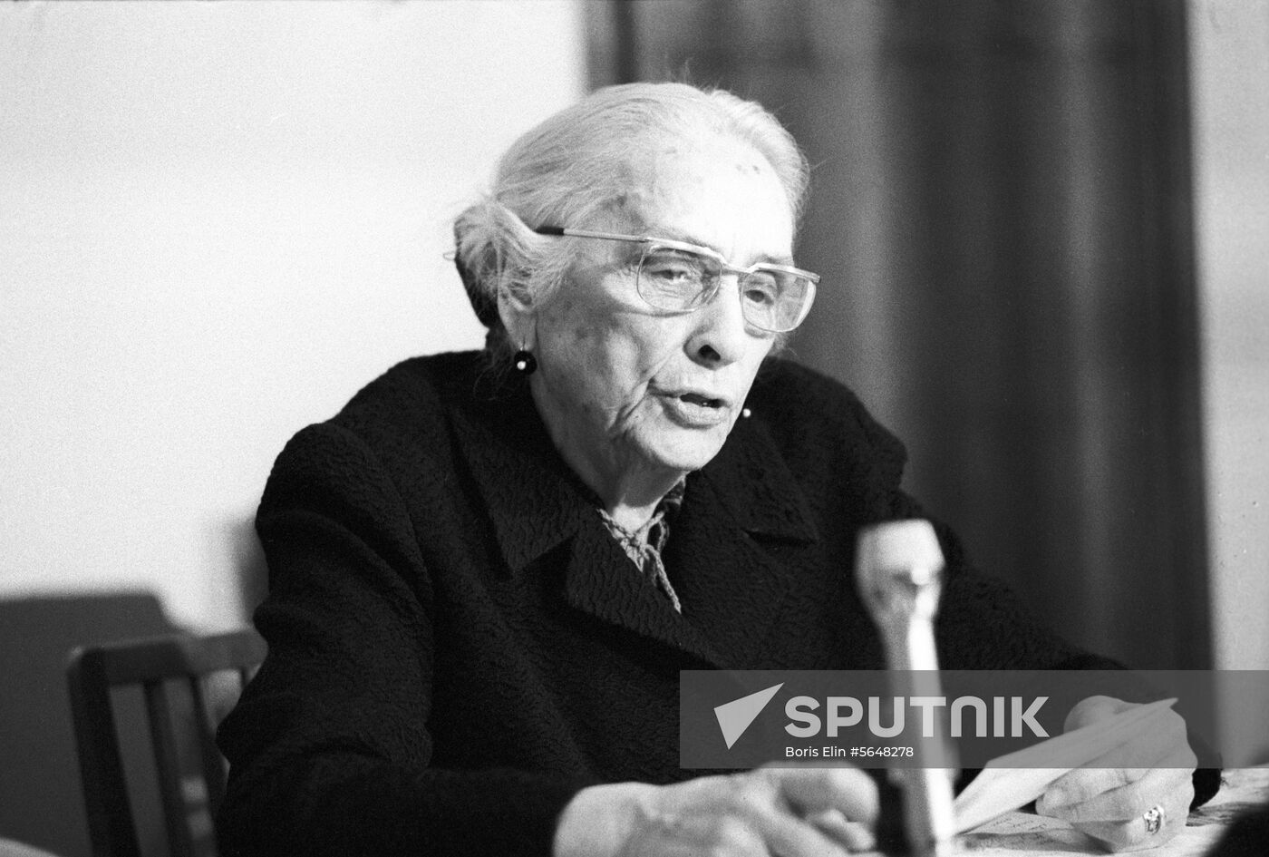 Leader of Spanish Communist Party Dolores Ibarruri