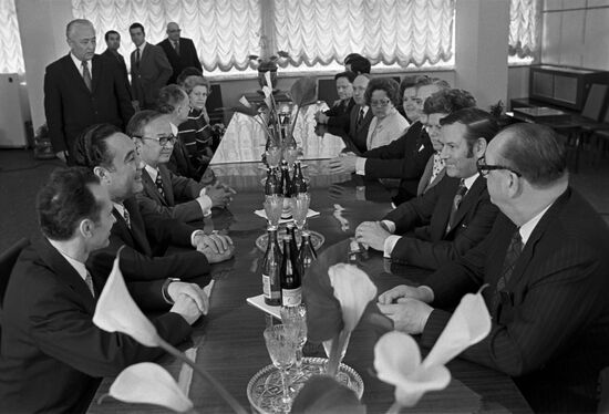 Iceland's Foreign Minister Augustsson visits USSR