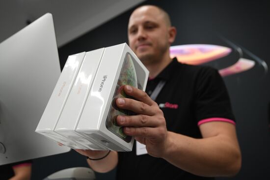 Russia New iPhones
