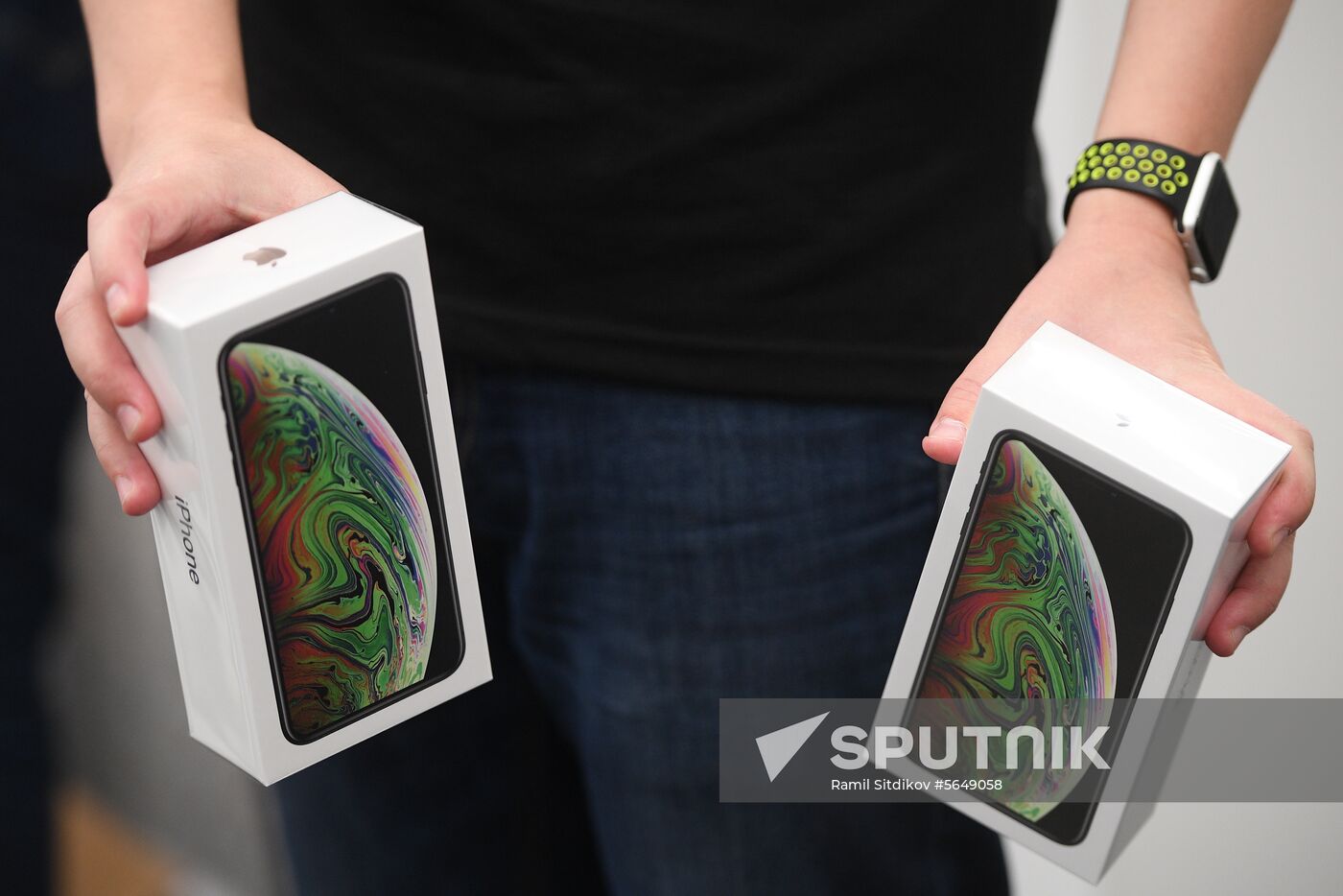 Russia New iPhones