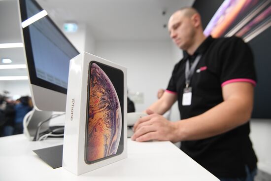 Russia New iPhones