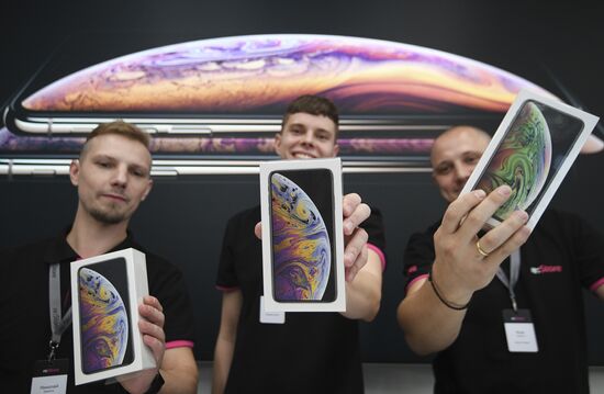 Russia New iPhones