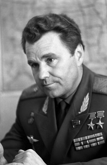Pilot cosmonaut Vladimir Shatalov