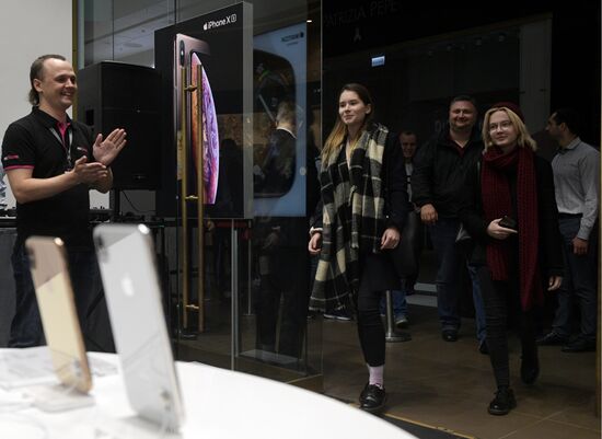 Russia New iPhones