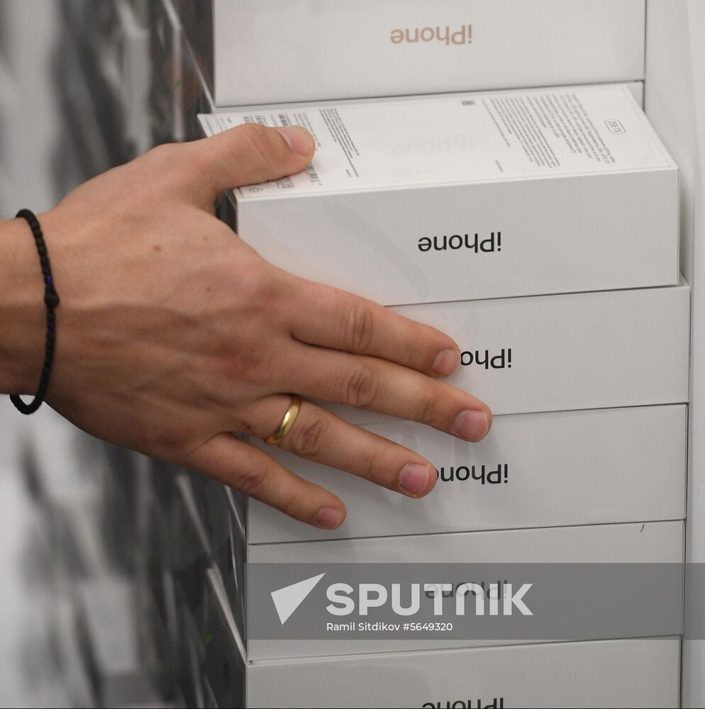 Russia New iPhones
