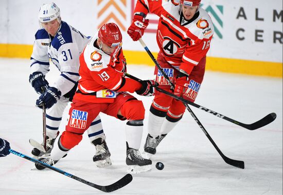 Russia Ice Hockey Avtomobilist - Dynamo