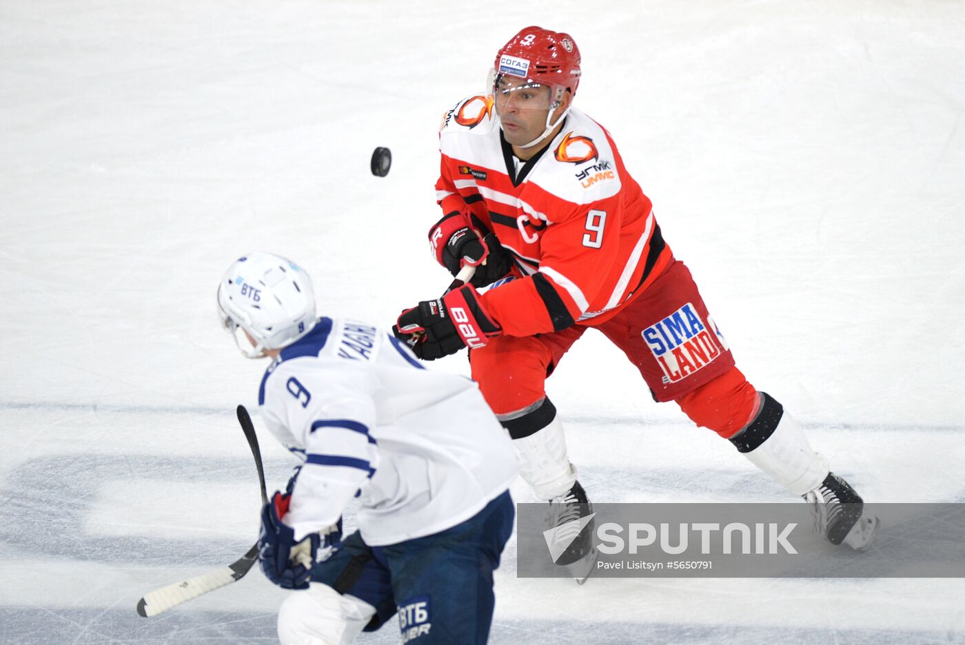 Russia Ice Hockey Avtomobilist - Dynamo