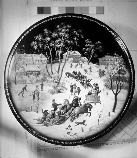 Fedoskino lacquer miniature