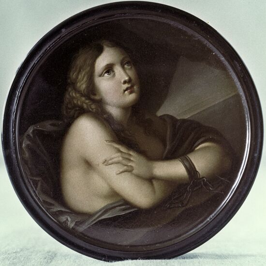 Fedoskino lacquer miniature