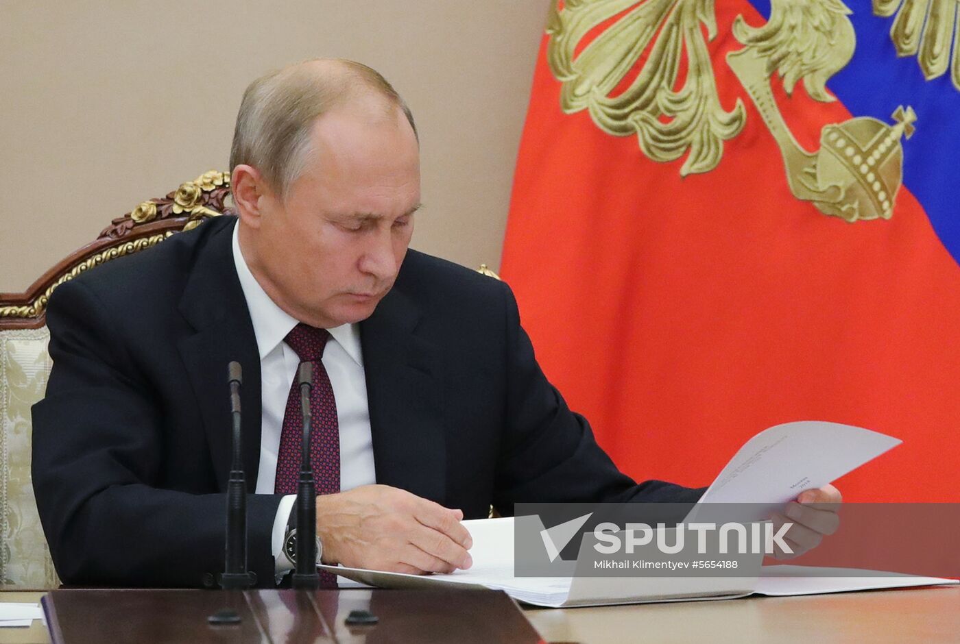 President Vladimir Putin holds meeting with Government members