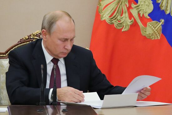 President Vladimir Putin holds meeting with Government members