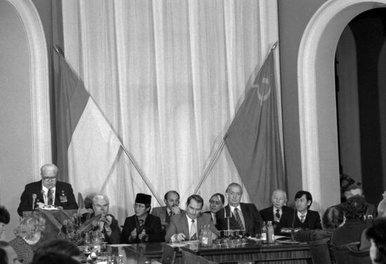 Soviet-Indonesian friendship meeting