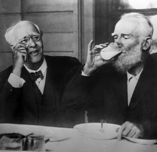Director Konstantin Stanislavsky and playwright George Bernard Shaw